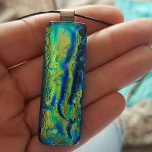 Glass pendant choker